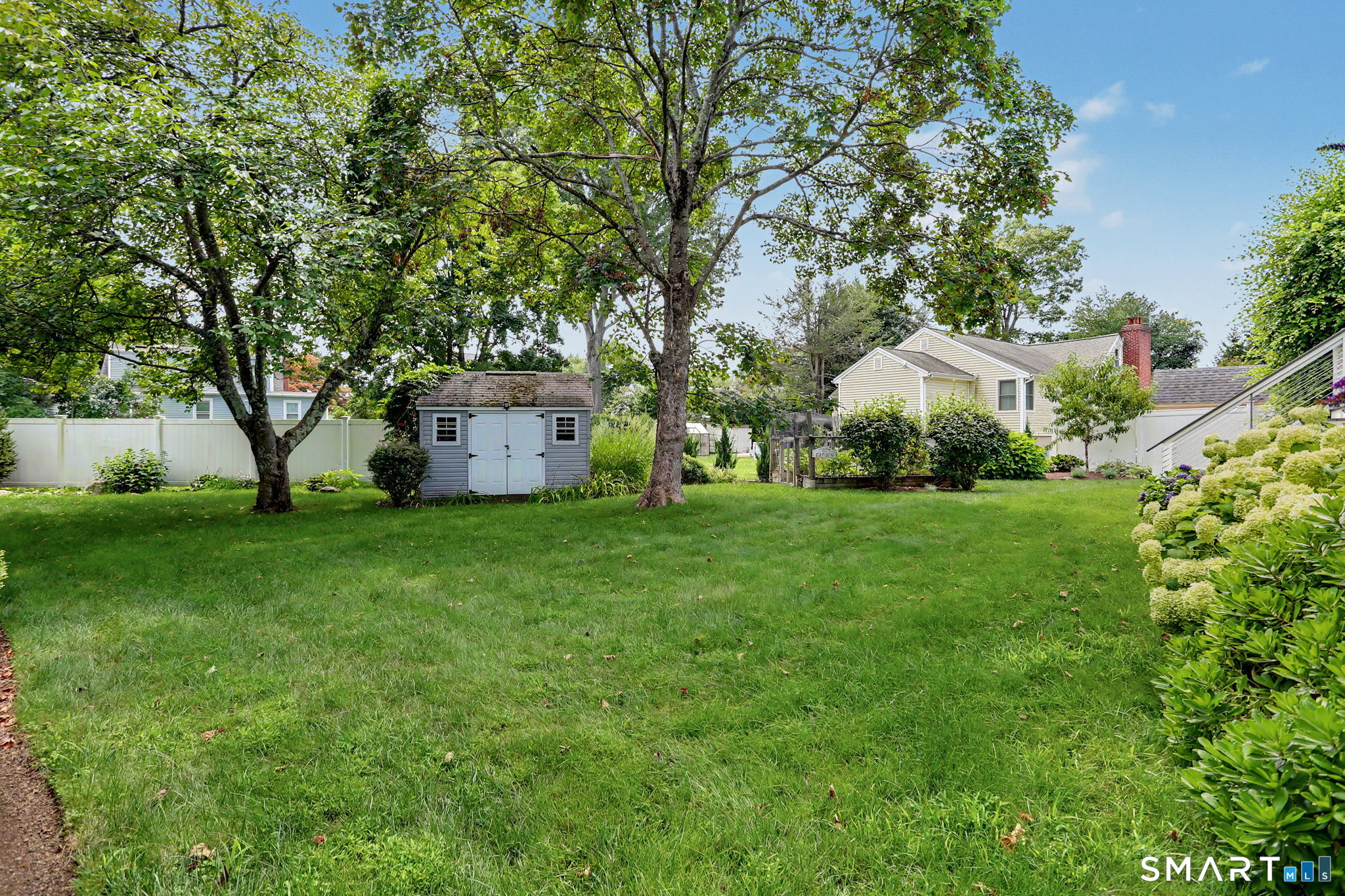 8 Byselle Road Norwalk, CT 06851 - Photo 5 of 31 Gallery Image 5