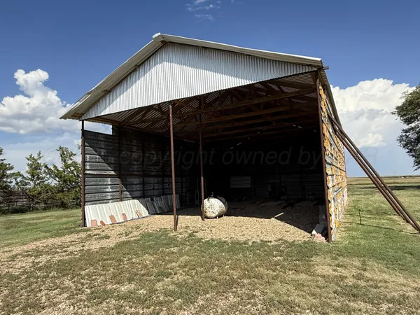 $400,000 | 6185 Us Highway, Stratford, TX 79084
