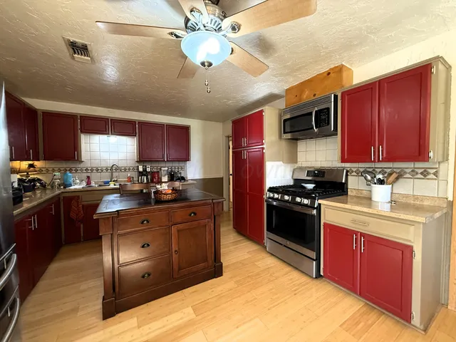 $400,000 | 6185 Us Highway, Stratford, TX 79084