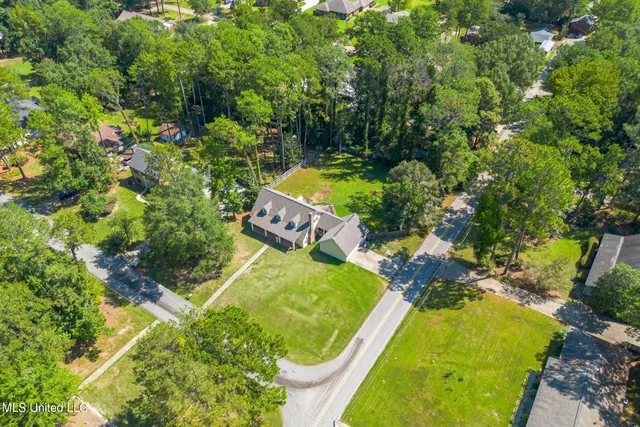 $265,000 | 101 Pinewood Drive, Hattiesburg, MS 39402