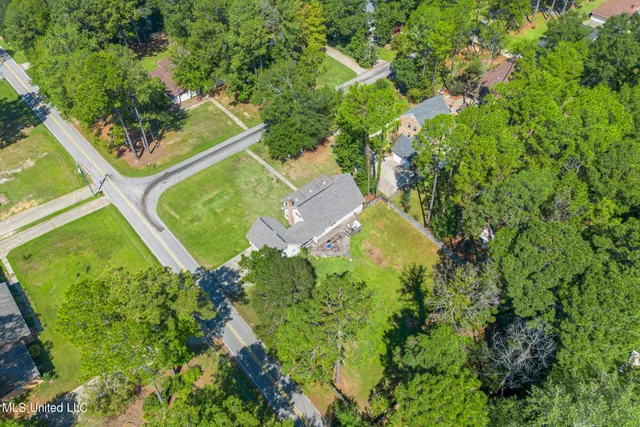 $265,000 | 101 Pinewood Drive, Hattiesburg, MS 39402