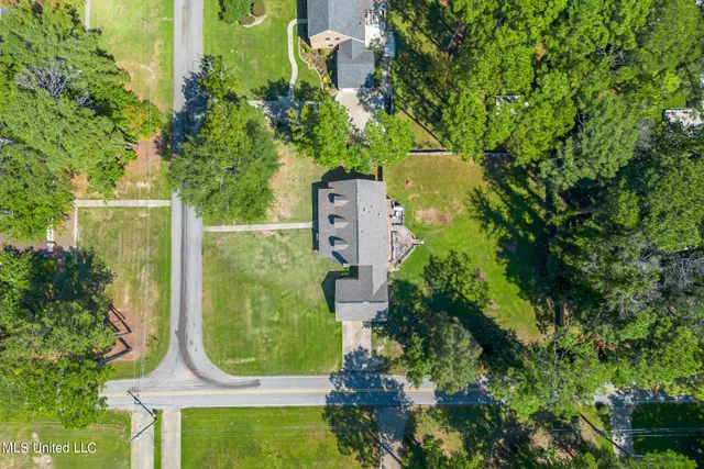 $265,000 | 101 Pinewood Drive, Hattiesburg, MS 39402