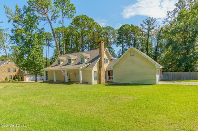 $265,000 | 101 Pinewood Drive, Hattiesburg, MS 39402