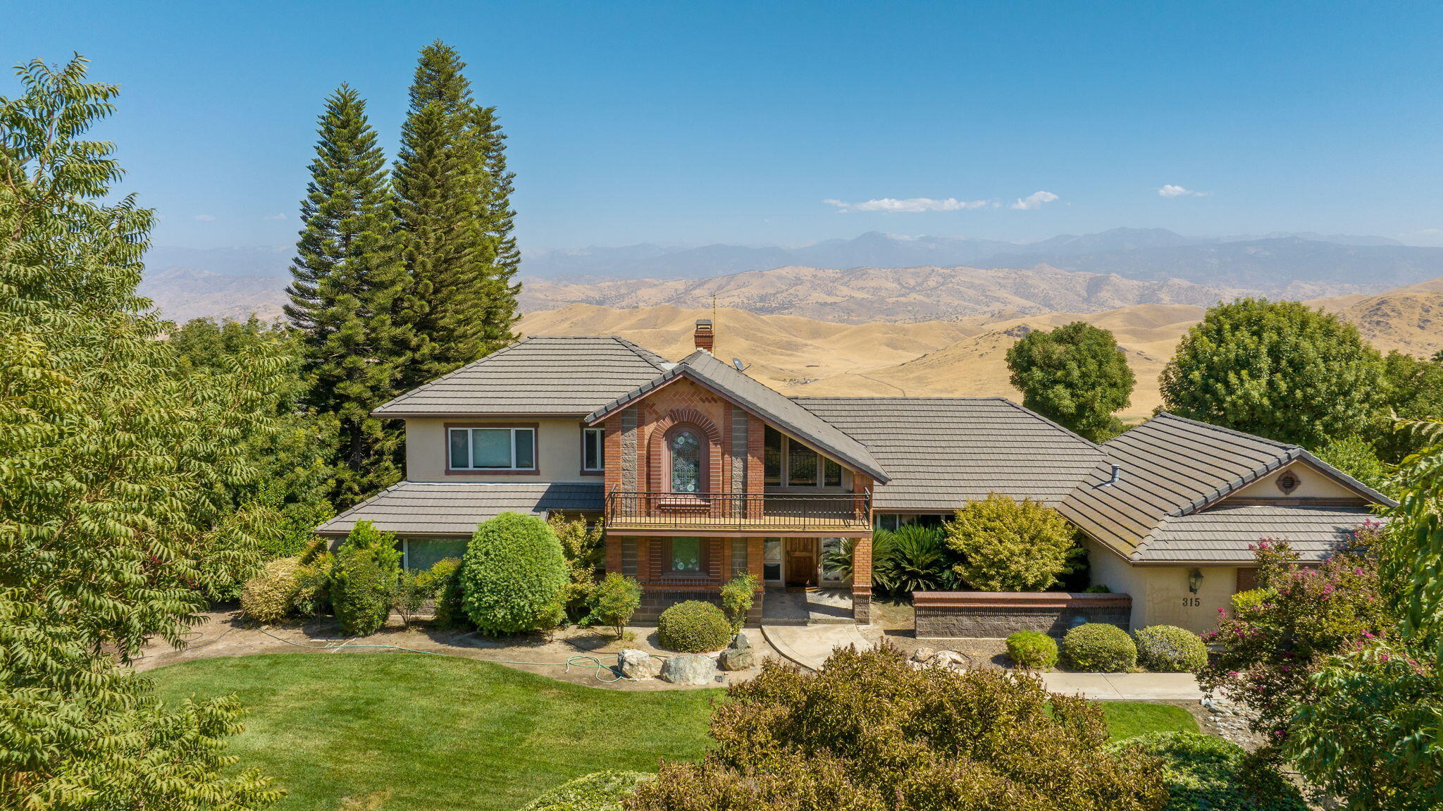315 Valley View Drive Exeter, CA 93221 - Photo 2 of 98 79-web-or-mls-DJI_20250917130247_0572_D