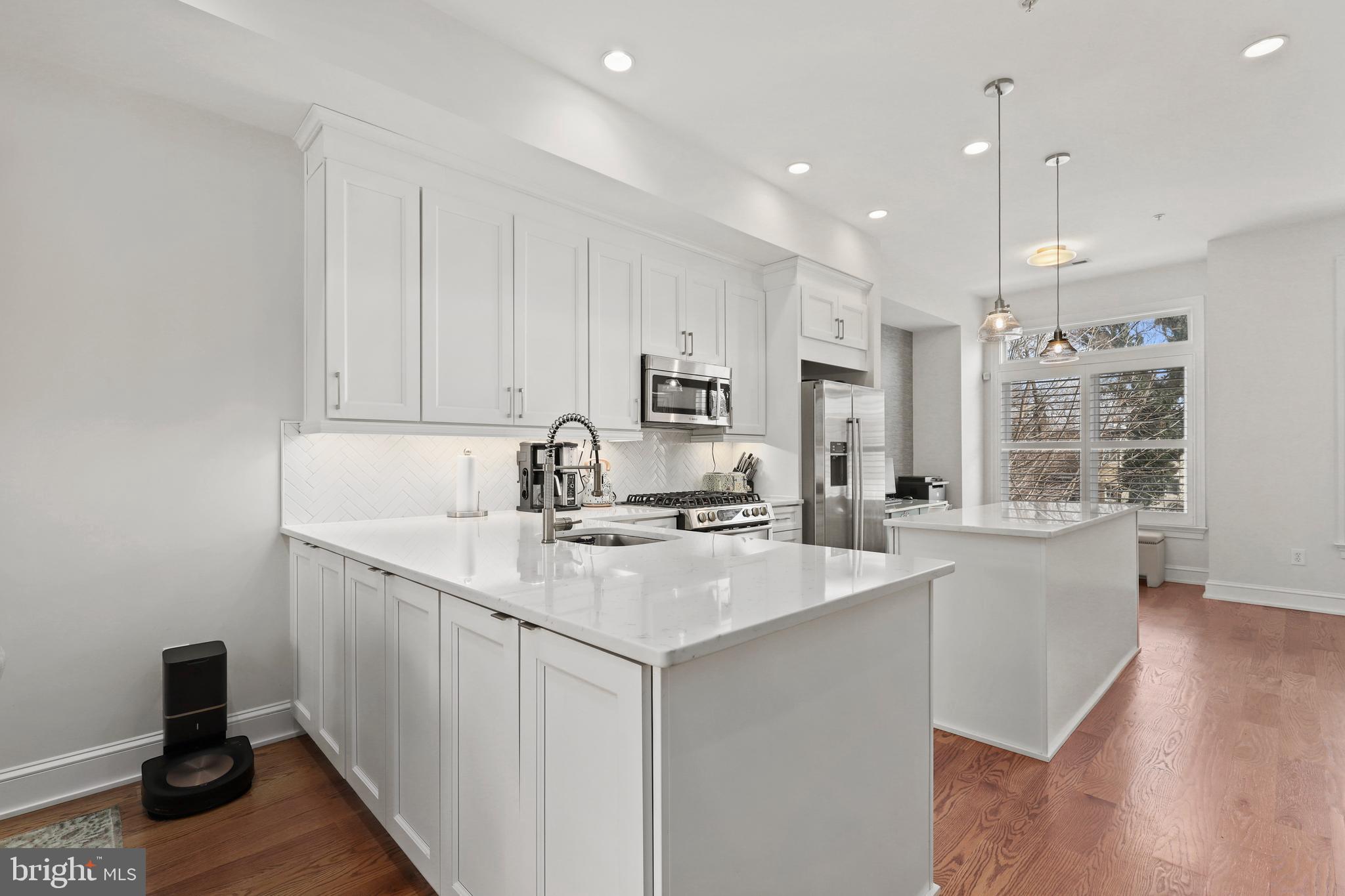 1226 4th Street Northwest, Unit 2 Washington, DC 20001 - Photo 6 of 29 Gorgeous gourmet kitchen