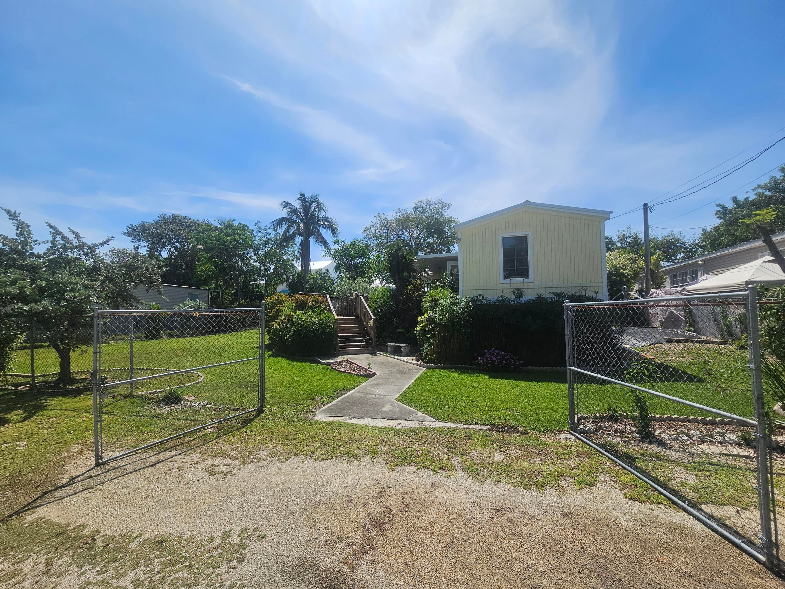 917 Plantation Road Key Largo, FL 33037 - Photo 5 of 31 Gallery Image 5