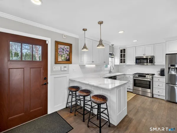 a view of ocean with city view