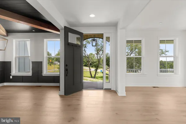 a view of livingroom with furniture
