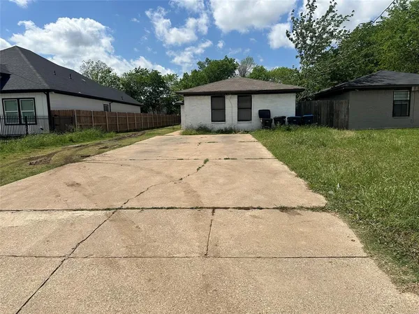 $1,295 | 3848 Waldorf Street, Fort Worth, TX 76119