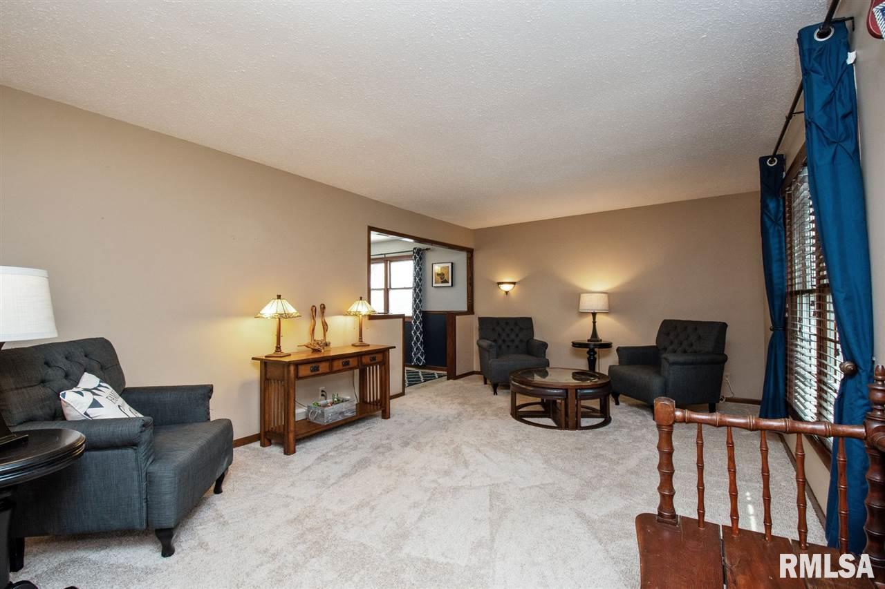 5056 Coachman Road Bettendorf, IA 52722 - Photo 11 of 24