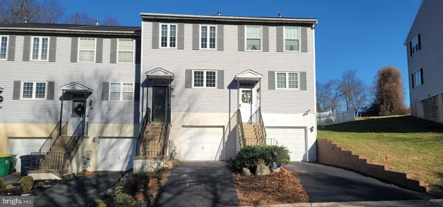 $1,750 | 10 Woodfield Drive, Claymont, DE 19703