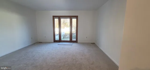 $1,750 | 10 Woodfield Drive, Claymont, DE 19703