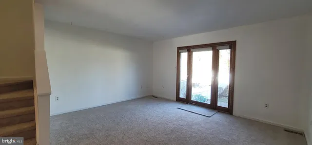 $1,750 | 10 Woodfield Drive, Claymont, DE 19703