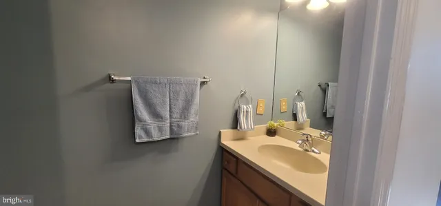 $1,750 | 10 Woodfield Drive, Claymont, DE 19703