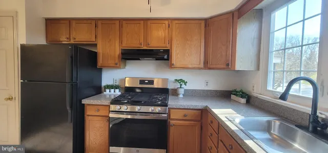 $1,750 | 10 Woodfield Drive, Claymont, DE 19703