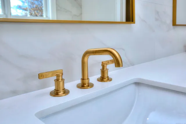 $1,859,000 | 359 Reid Street, Fairfield, CT 06824