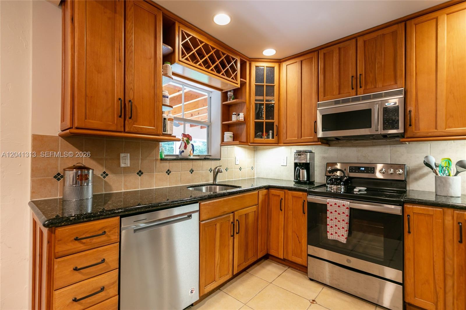 5760 Southwest 51st Street Miami, FL 33155 - Photo 14 of 37