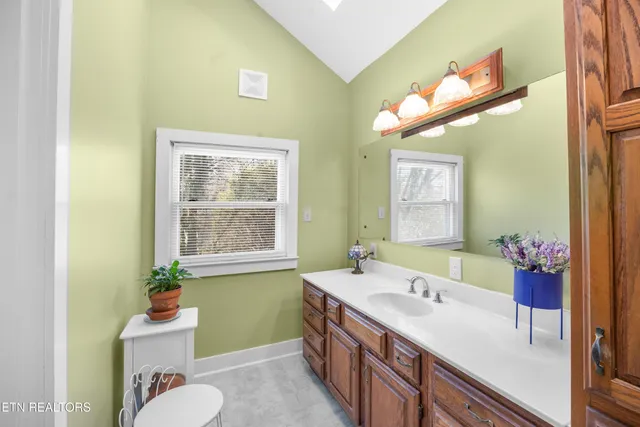 $475,000 | 2411 Highland Drive, Knoxville, TN 37918