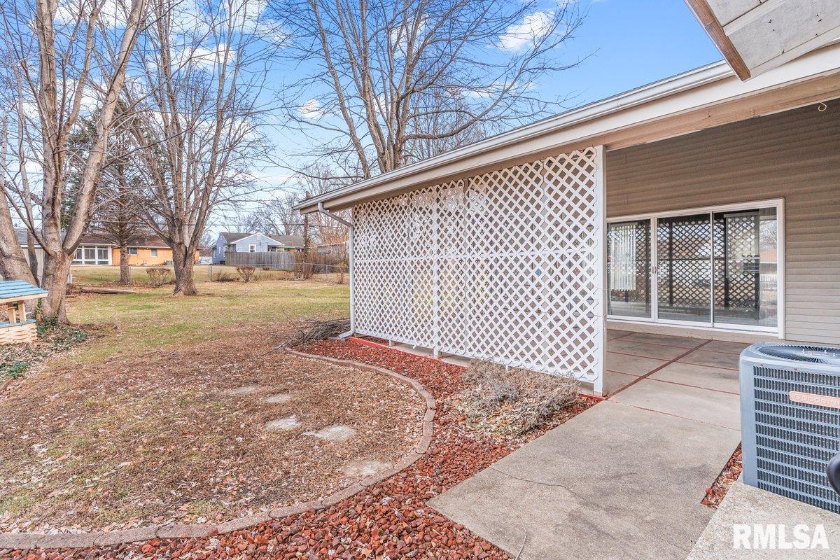 1737 Homewood Avenue Springfield, IL 62704 - Photo 13 of 17