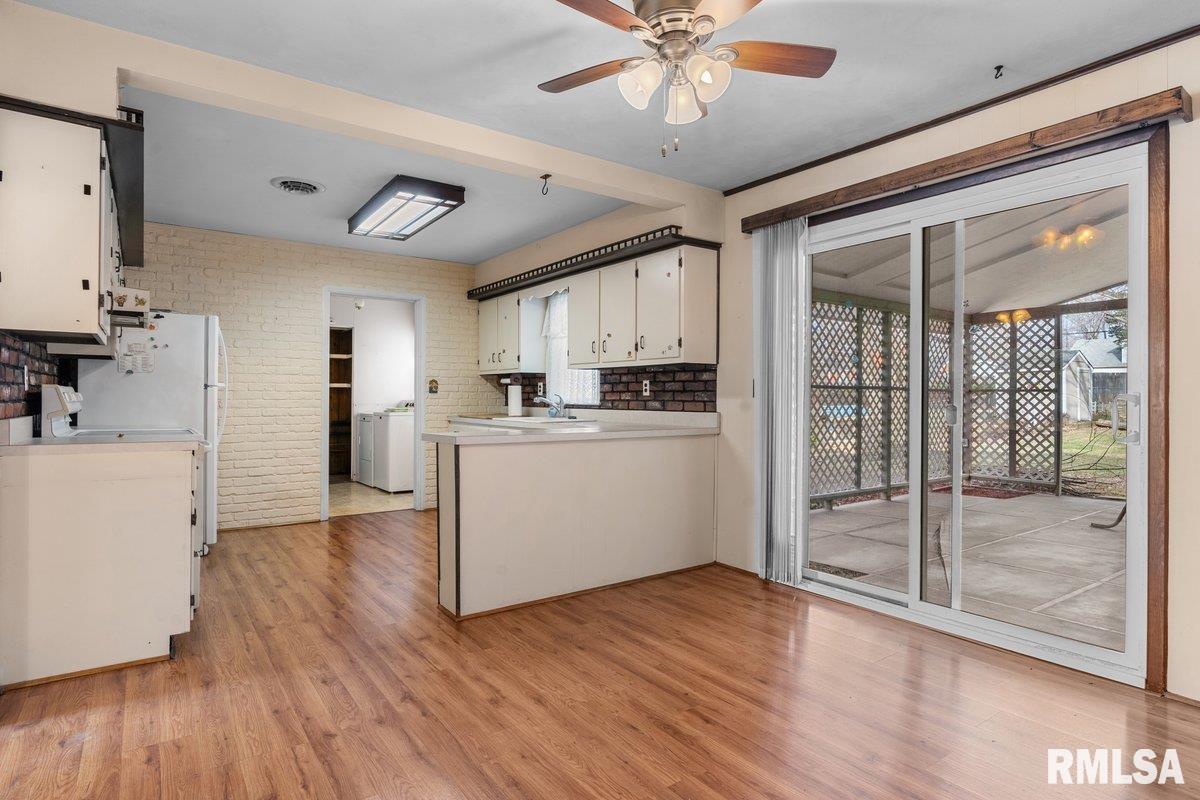 1737 Homewood Avenue Springfield, IL 62704 - Photo 4 of 17