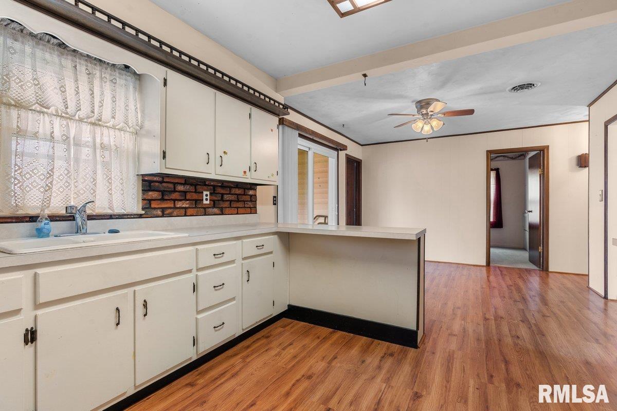 1737 Homewood Avenue Springfield, IL 62704 - Photo 5 of 17