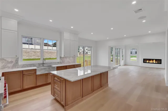 $2,595,000 | 24 Estates Circle, Melville, NY 11747