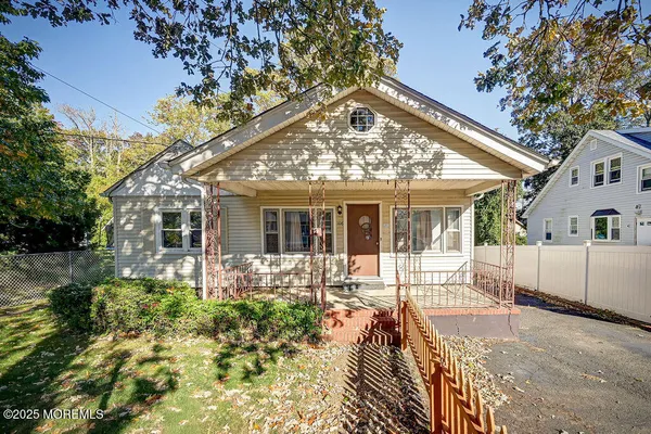 $410,000 | 108 West Concourse, Keyport, NJ 07735