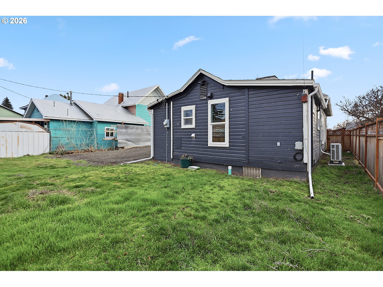 417 East Court Street Goldendale, WA 98620 - Photo 32 of 38 a front view of a house with a garden