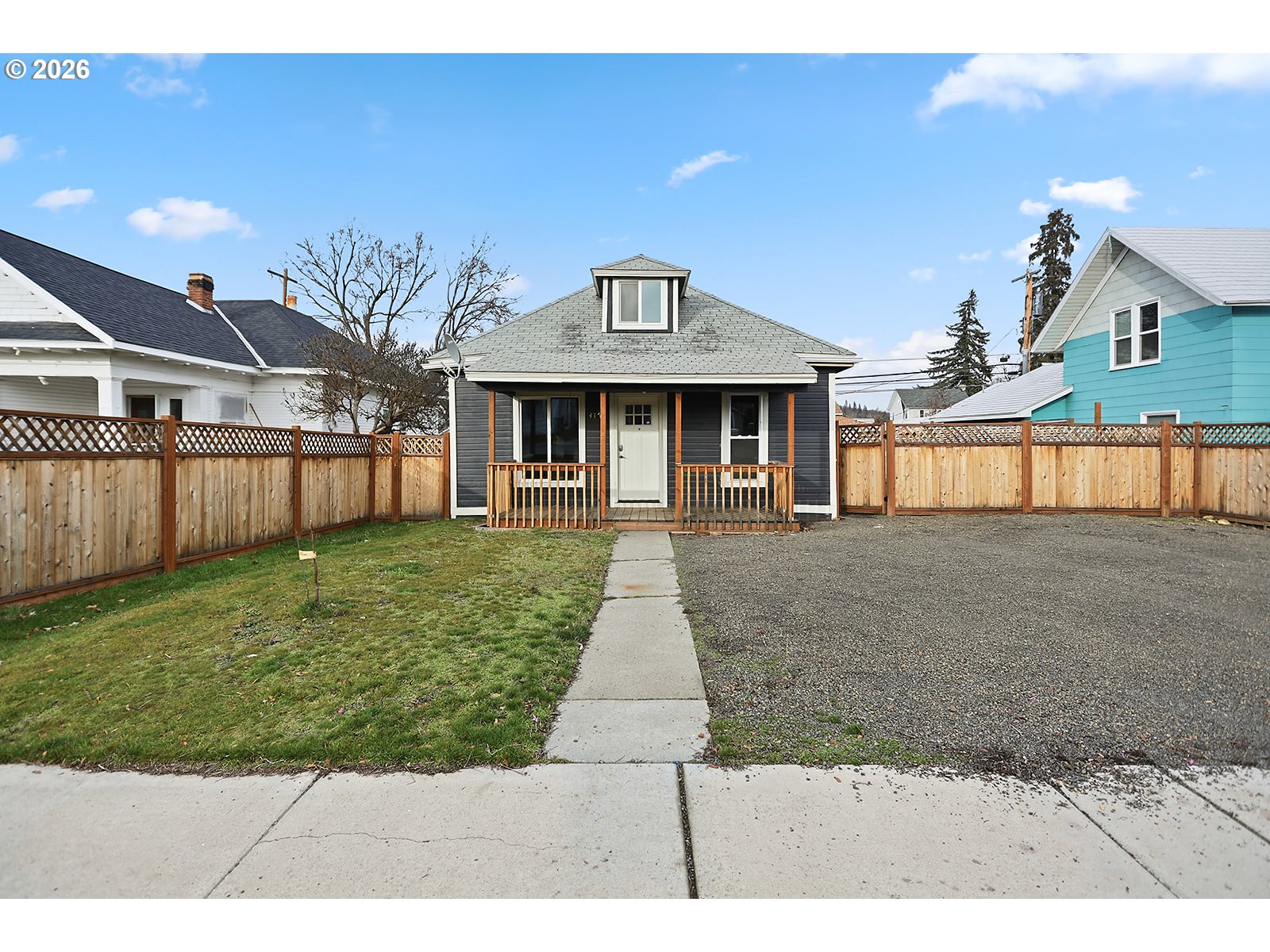 417 East Court Street Goldendale, WA 98620 - Photo 36 of 38 a front view of a house with a yard