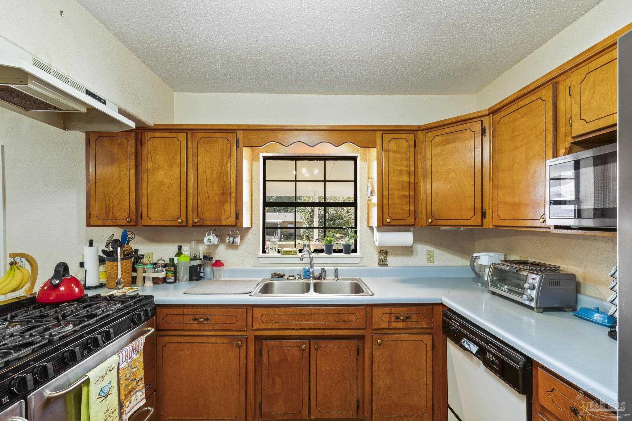 4133 Lawrence Avenue Pace, FL 32571 - Photo 15 of 65