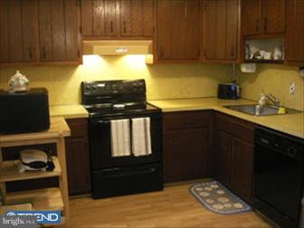 1006 York Rd., Unit 2 Willow Grove, PA 19090 - Photo 3 of 6 Kitchen