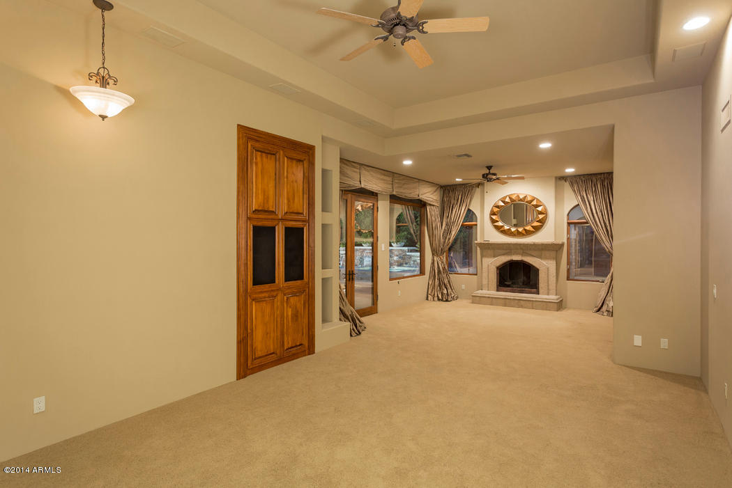 7541 North Invergordon Road Paradise Valley, AZ 85253 - Photo 10 of 23 10_master_br_sitting_area
