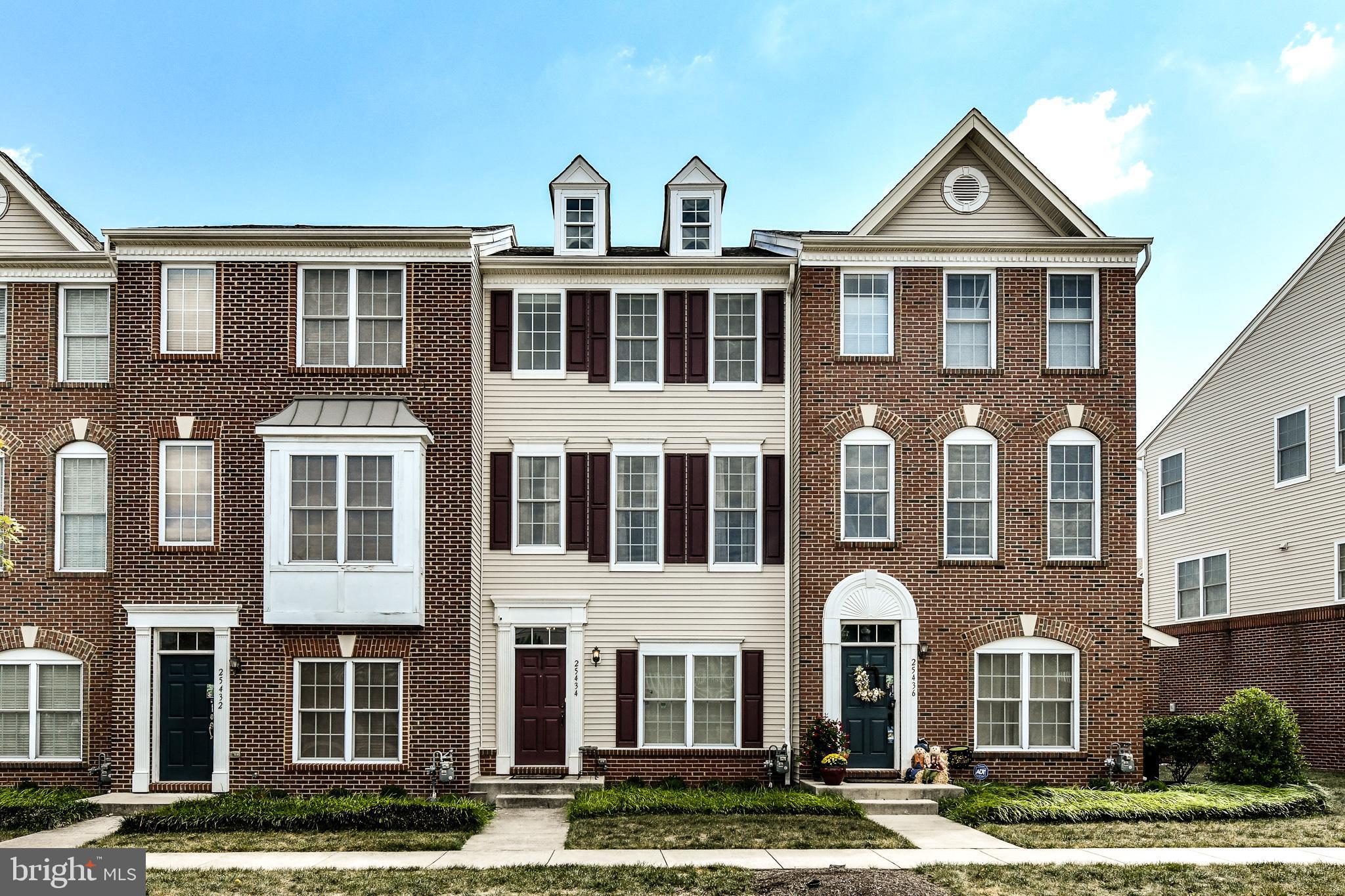 25434 South Riding Boulevard Chantilly, VA 20152 - Photo 2 of 40 Gallery Image 2