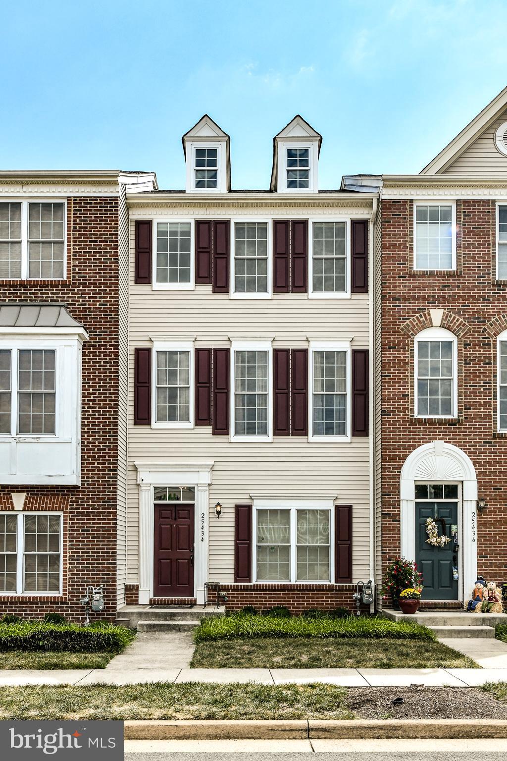 25434 South Riding Boulevard Chantilly, VA 20152 - Photo 3 of 40 Gallery Image 3