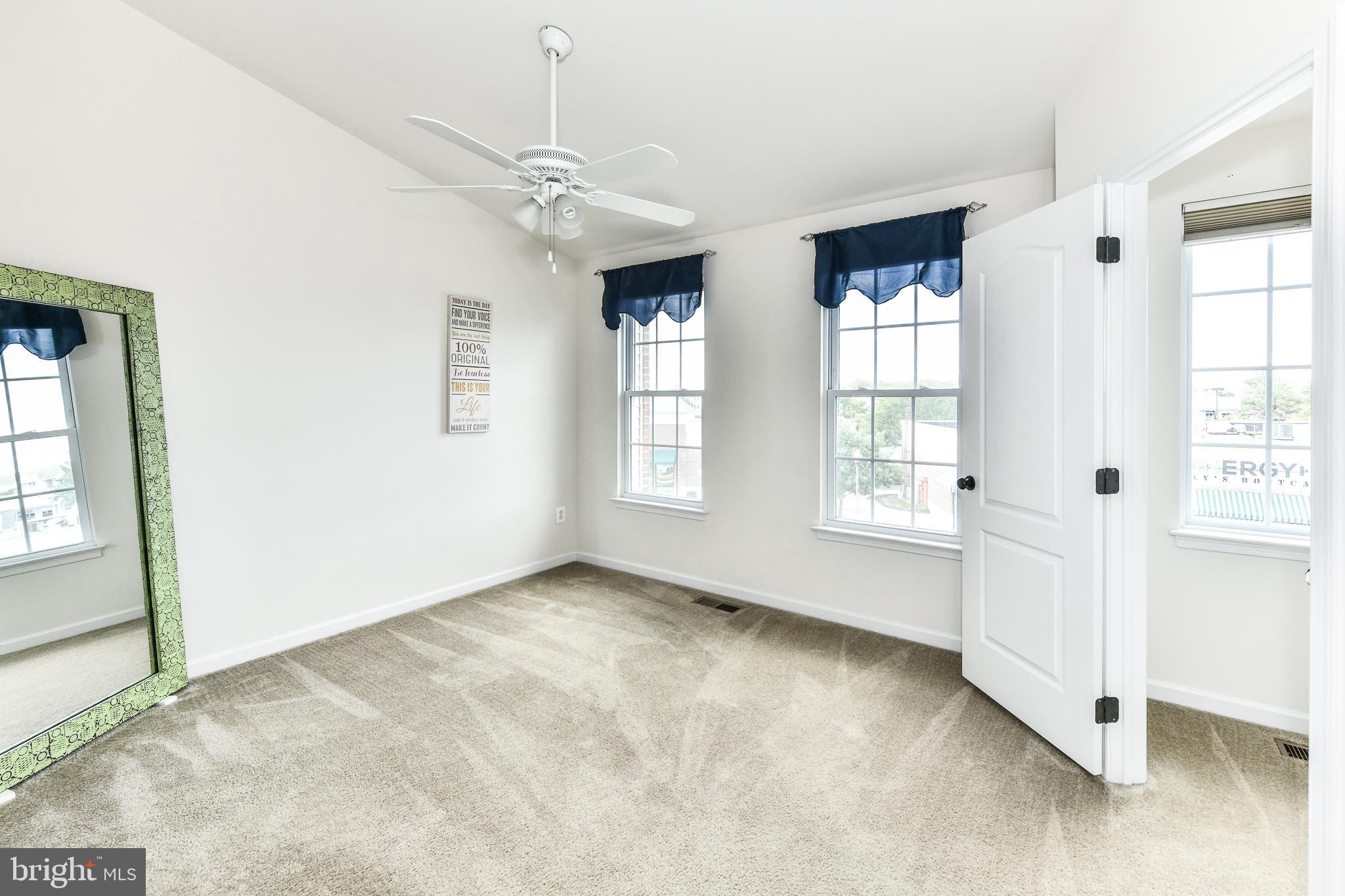 25434 South Riding Boulevard Chantilly, VA 20152 - Photo 30 of 40 Gallery Image 30