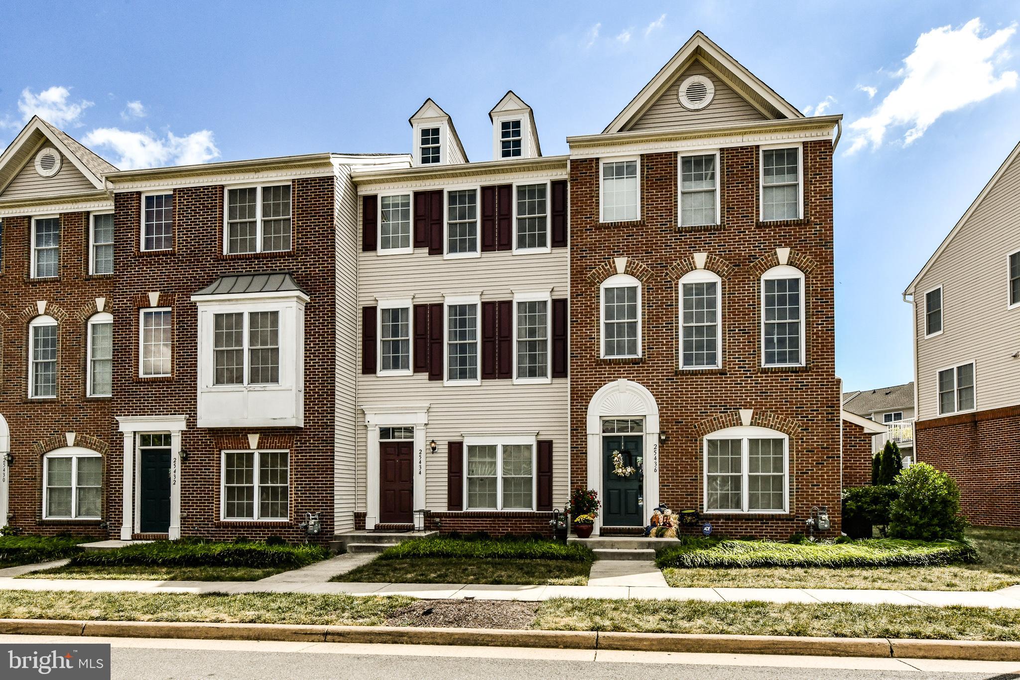 25434 South Riding Boulevard Chantilly, VA 20152 - Photo 4 of 40 Gallery Image 4