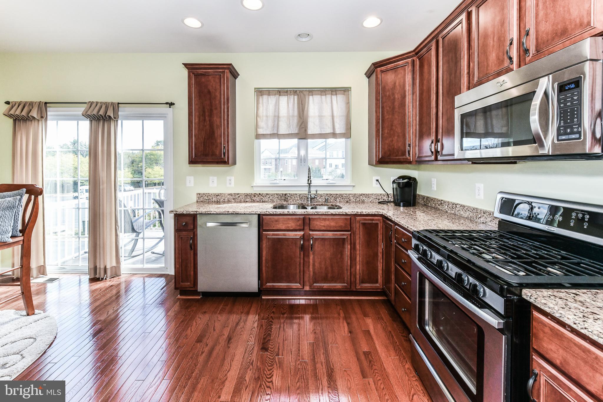 25434 South Riding Boulevard Chantilly, VA 20152 - Photo 9 of 40 Gallery Image 9