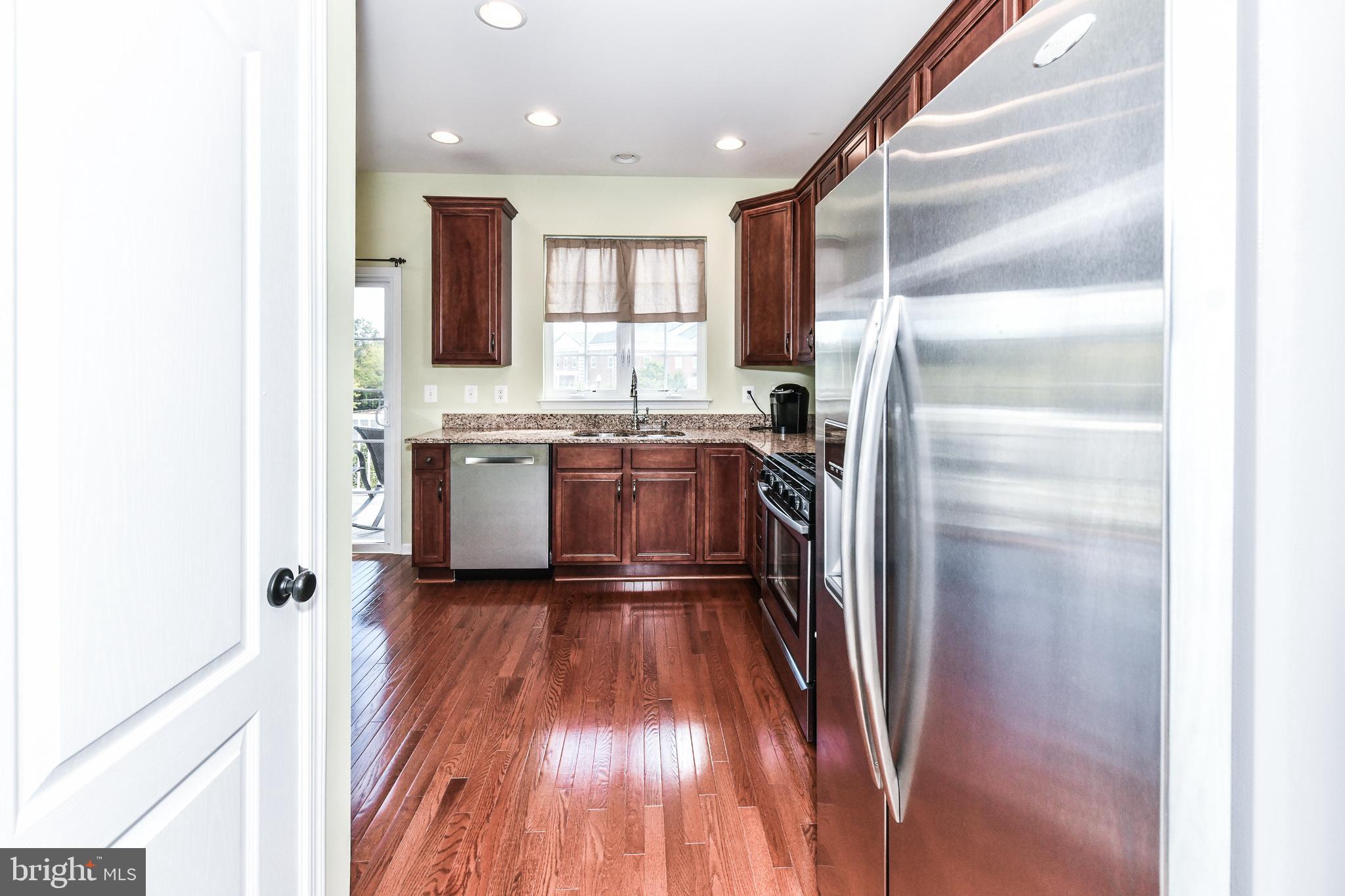 25434 South Riding Boulevard Chantilly, VA 20152 - Photo 10 of 40 Gallery Image 10