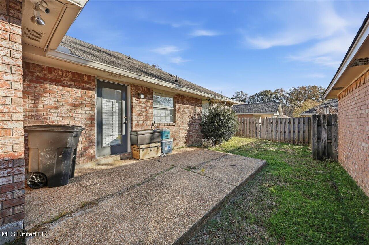 402 North Twin Clinton, MS 39056 - Photo 21 of 23 21-402 Twin Lakes N _ Home Tours MS