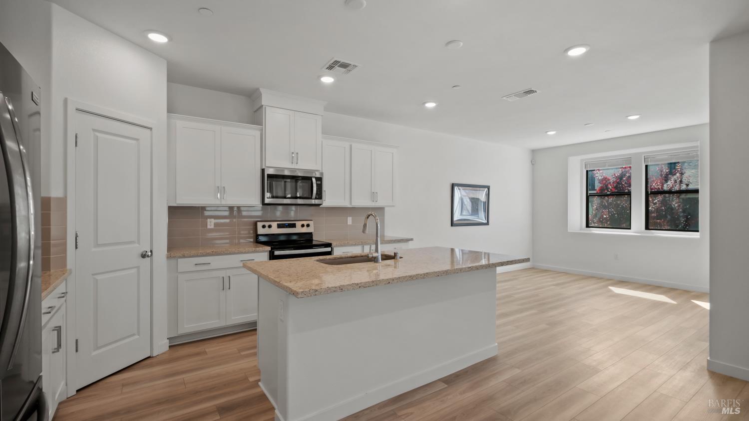 1586 Waterside Lane Rohnert Park, CA 94928 - Photo 11 of 39