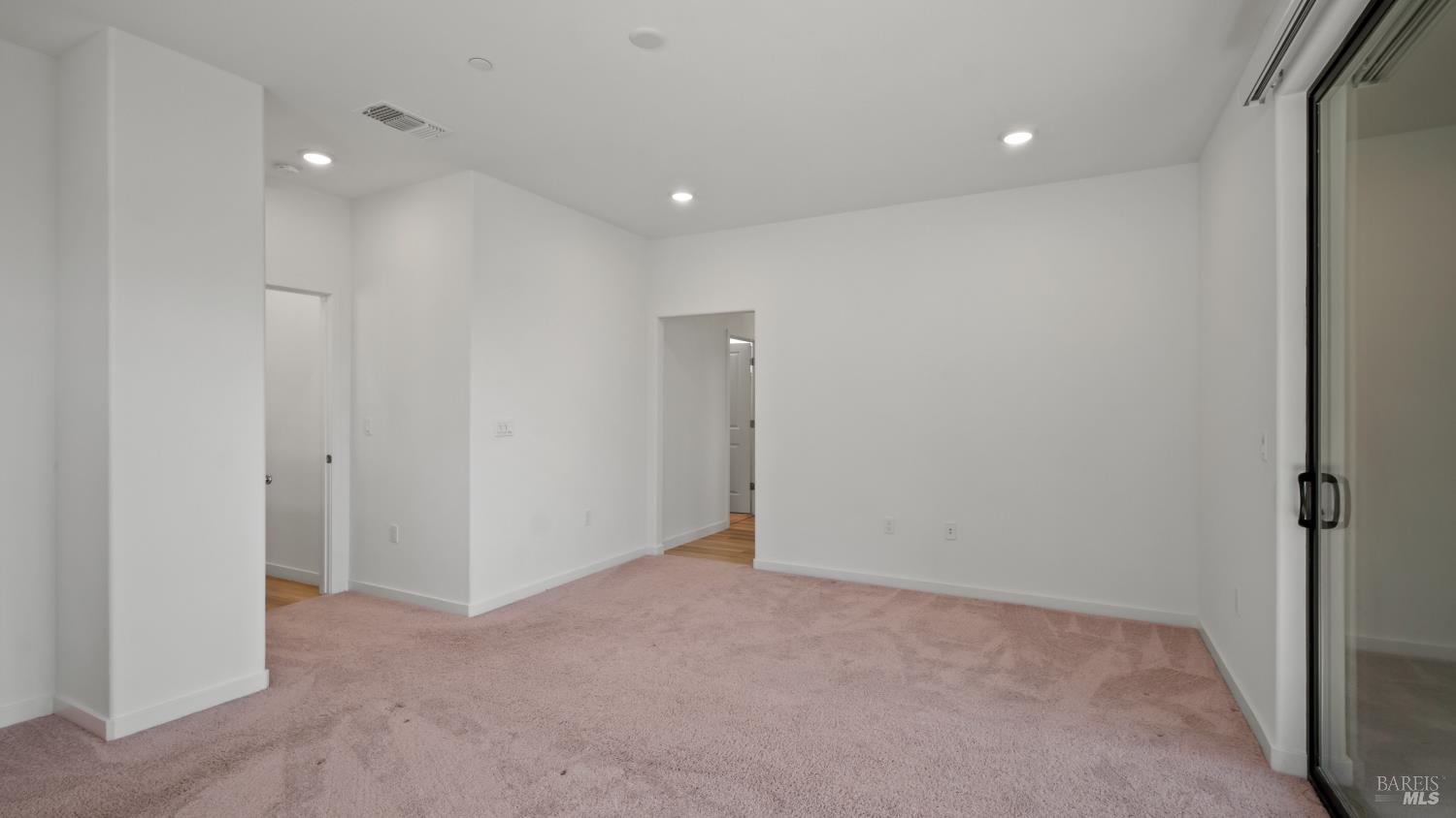 1586 Waterside Lane Rohnert Park, CA 94928 - Photo 22 of 39