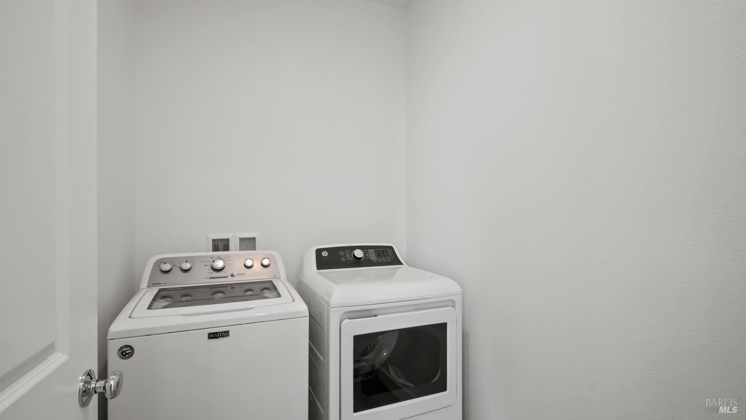 1586 Waterside Lane Rohnert Park, CA 94928 - Photo 36 of 39