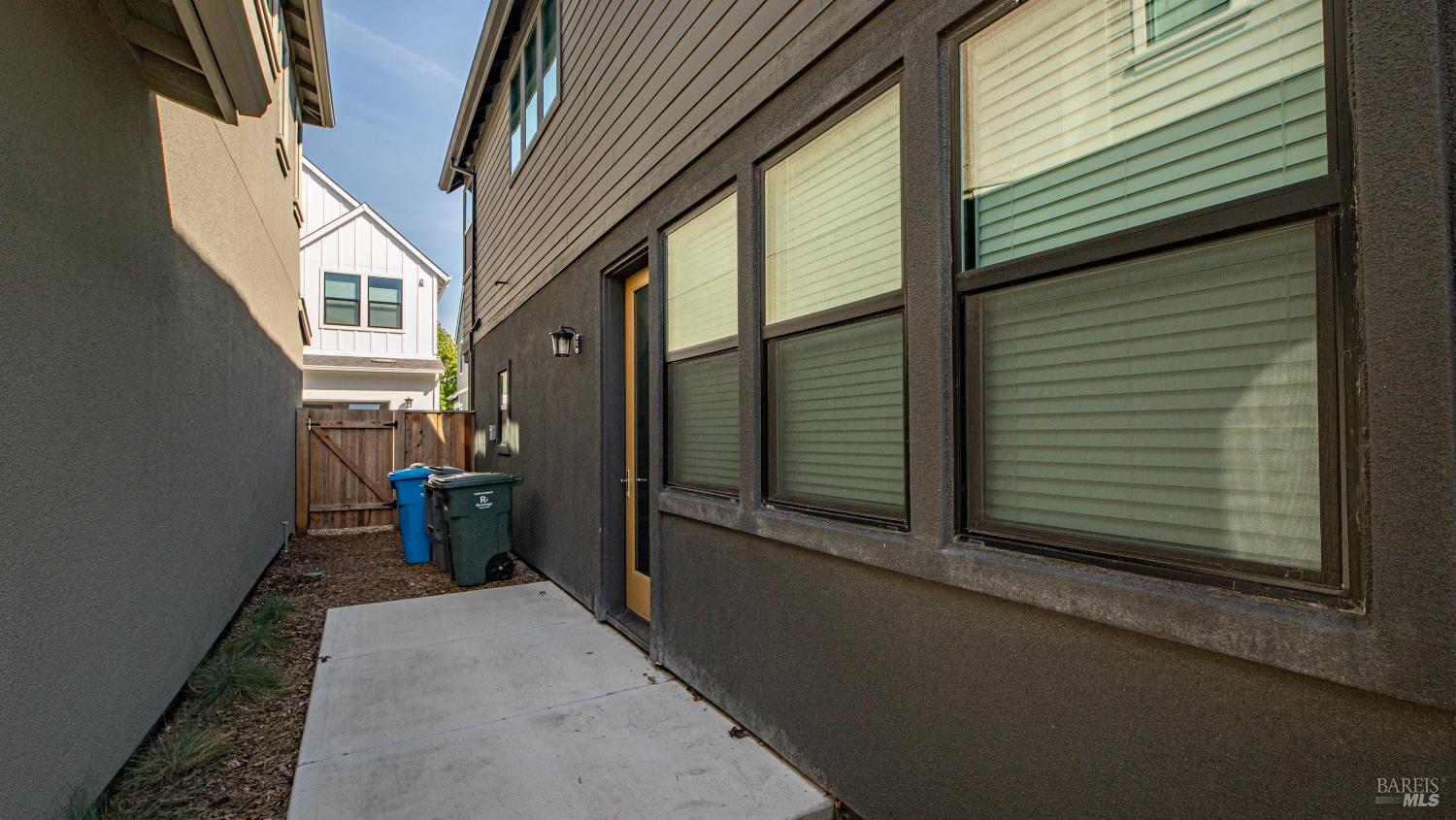 1586 Waterside Lane Rohnert Park, CA 94928 - Photo 37 of 39