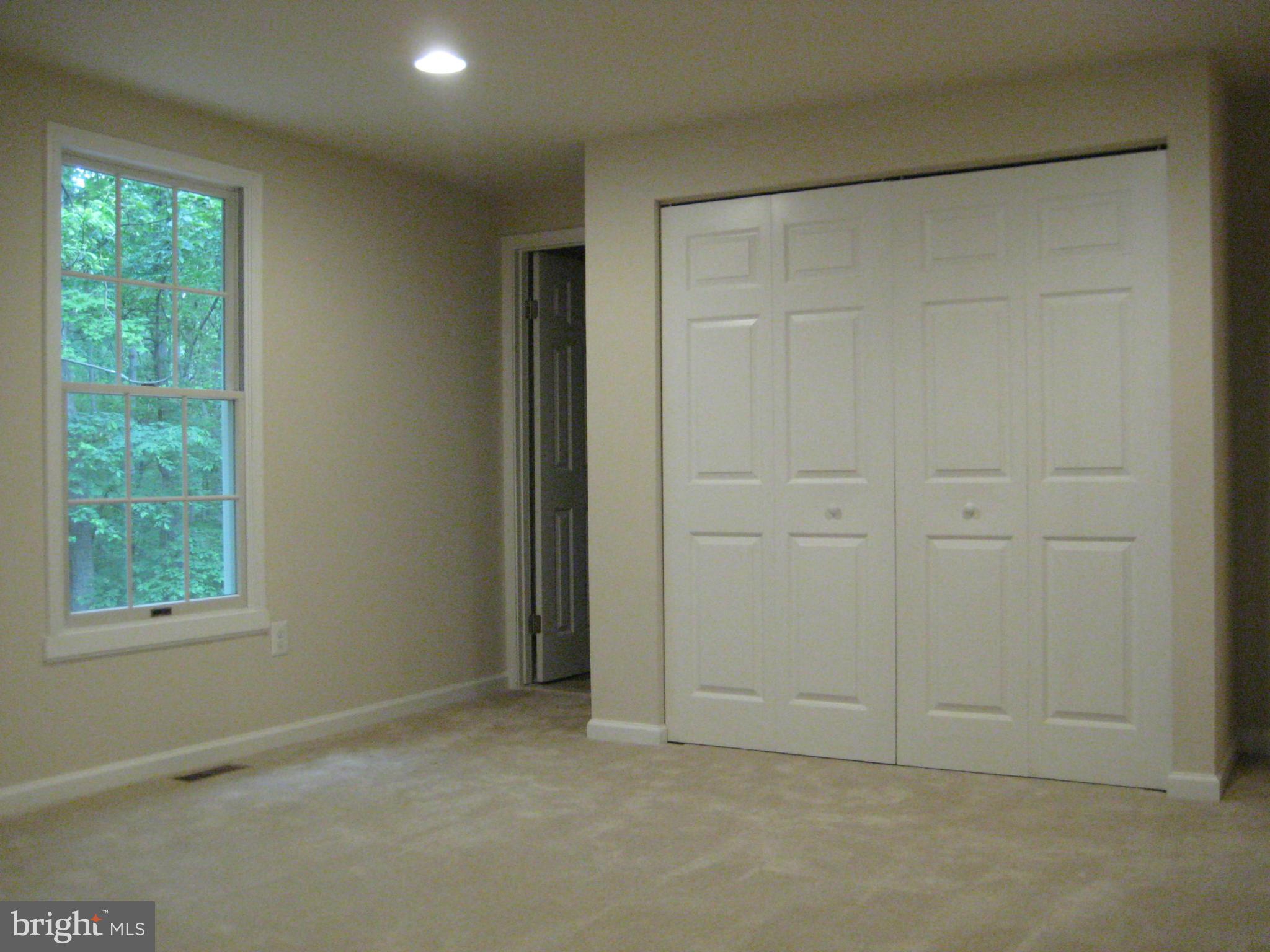14054 Harrisville Road Mount Airy, MD 21771 - Photo 8 of 12 Crisp and clean