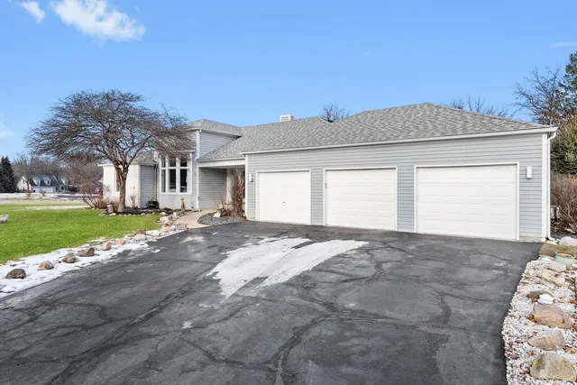 $485,000 | 6522 Sycamore Court, McHenry, IL 60050