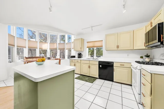 $485,000 | 6522 Sycamore Court, McHenry, IL 60050