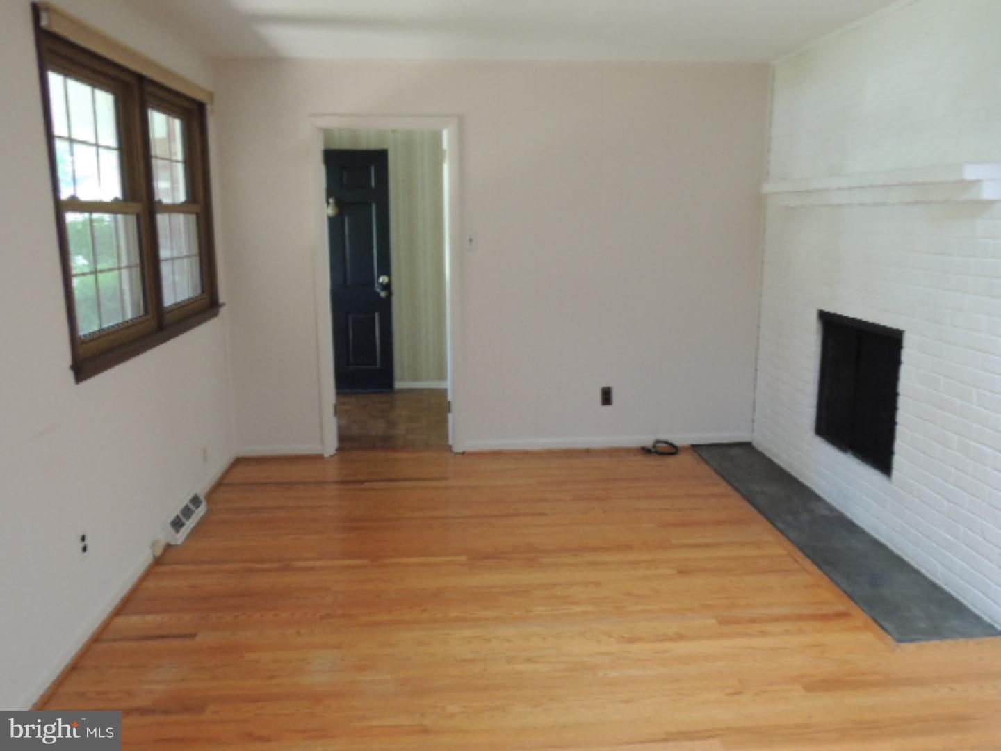 3342 Morningside Road Wilmington, DE 19810 - Photo 6 of 17 Living Room