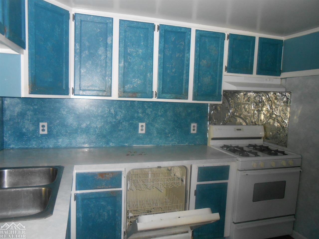 8364 Marsh Road Algonac, MI 48001 - Photo 7 of 19 31306345-6.JPG