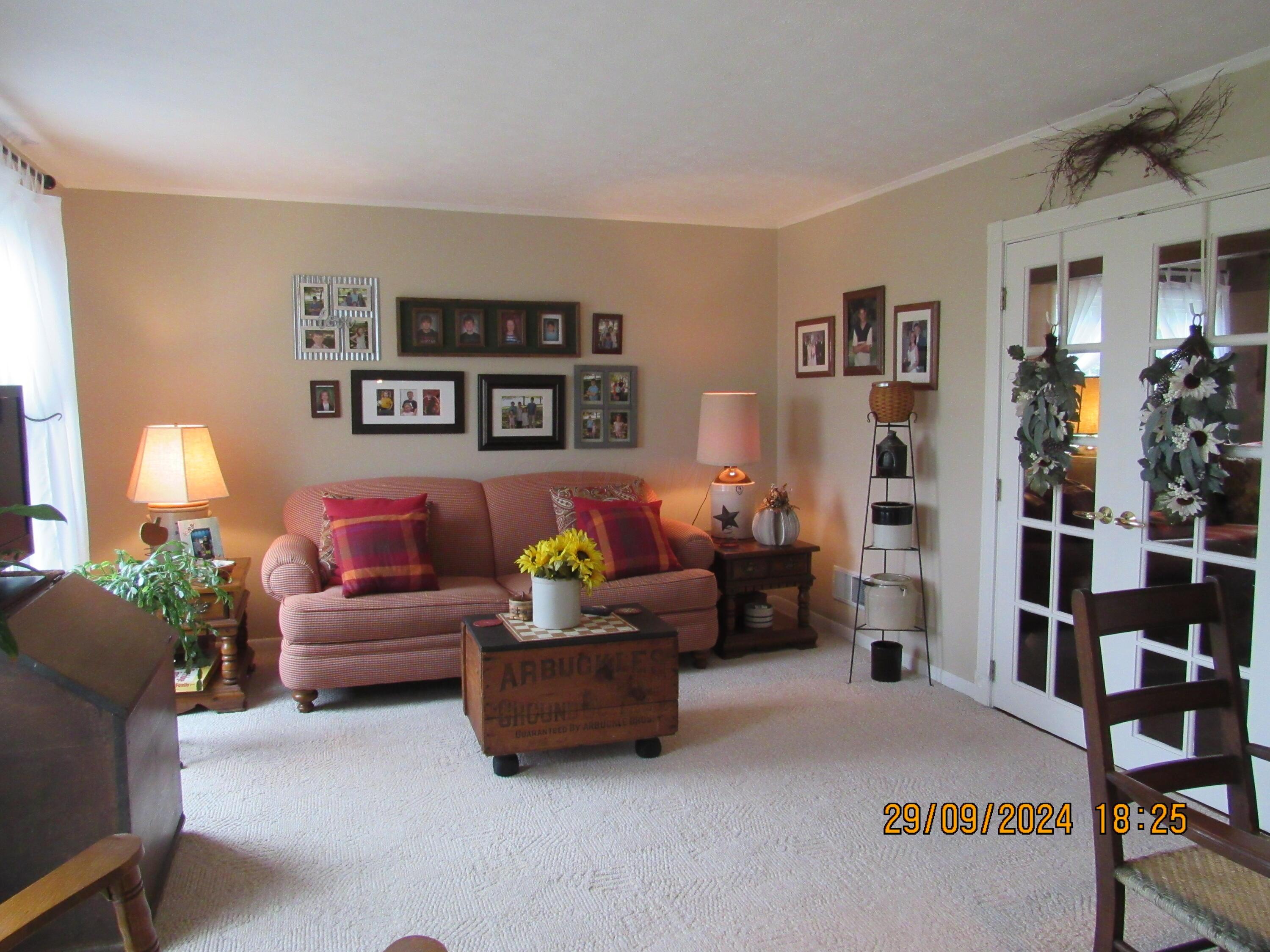 887 Dunkle Road Circleville, OH 43113 - Photo 3 of 20 IMG_1181 - Copy