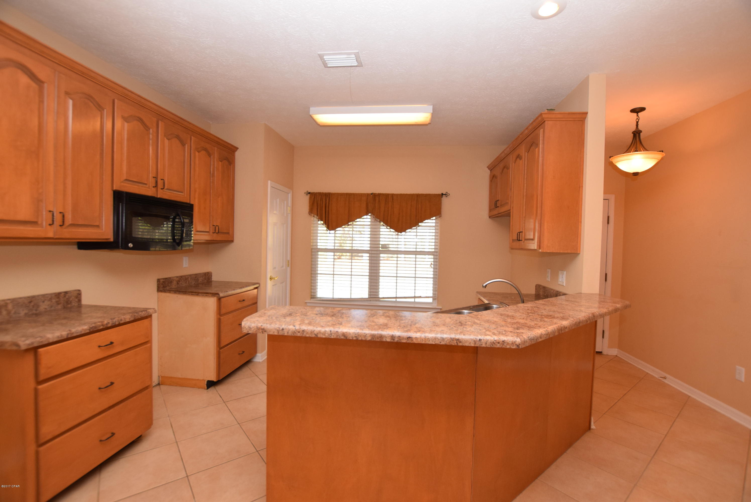 3449 Pioneer Road Vernon, FL 32462 - Photo 6 of 42 Gallery Image 6